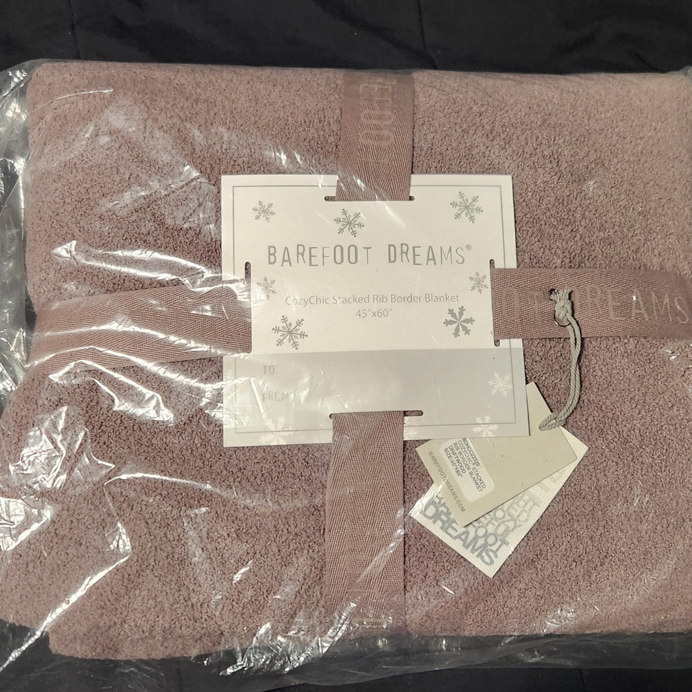 Barefoot Dreams CozyChic Rib Border Blanket in Driftwood